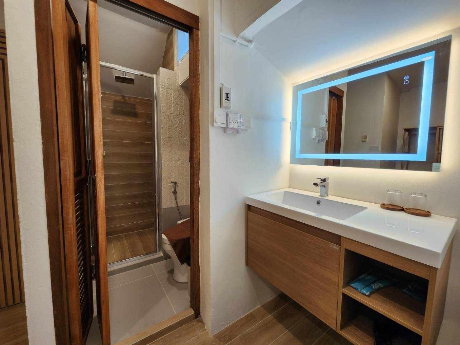 בנגקוק Lo-Ha Guest House, Contactless Check-In מראה חיצוני תמונה